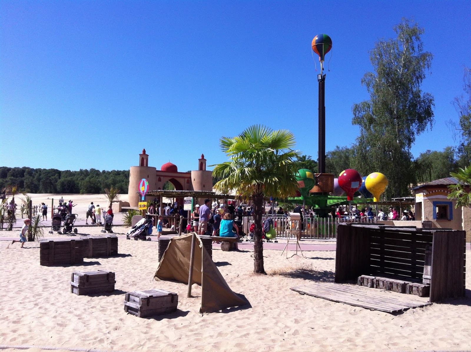 La mer de sable, LE parc d'attractions pour les petits Dans la peau d'une fille