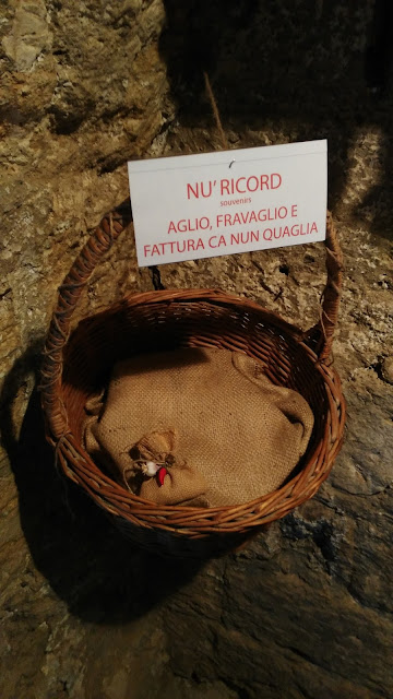 Pozzo di Acquaquiglia-Rione Sanità-Napoli Pozzo di Acquaquiglia-Rione Sanità-Napoli