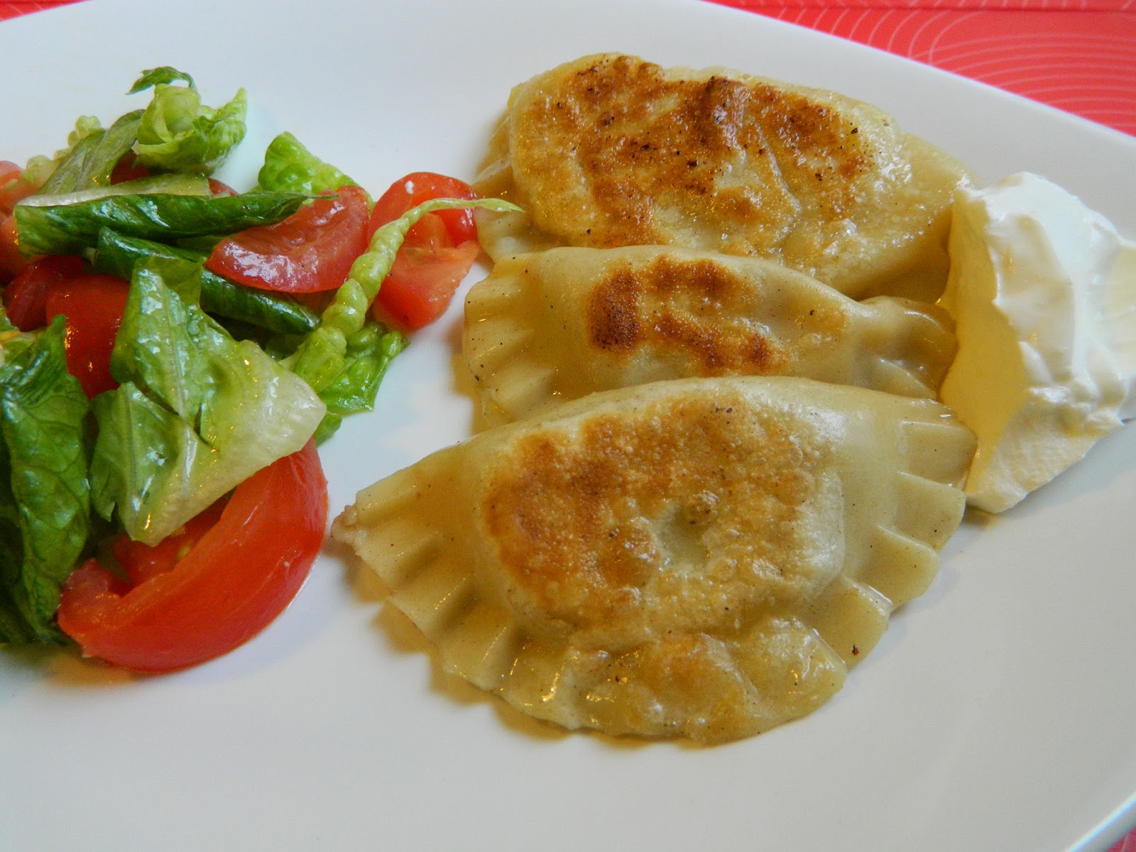 Le petit coin de cuisine de Yasmine Pierogi Ruskie (raviolis polonais)