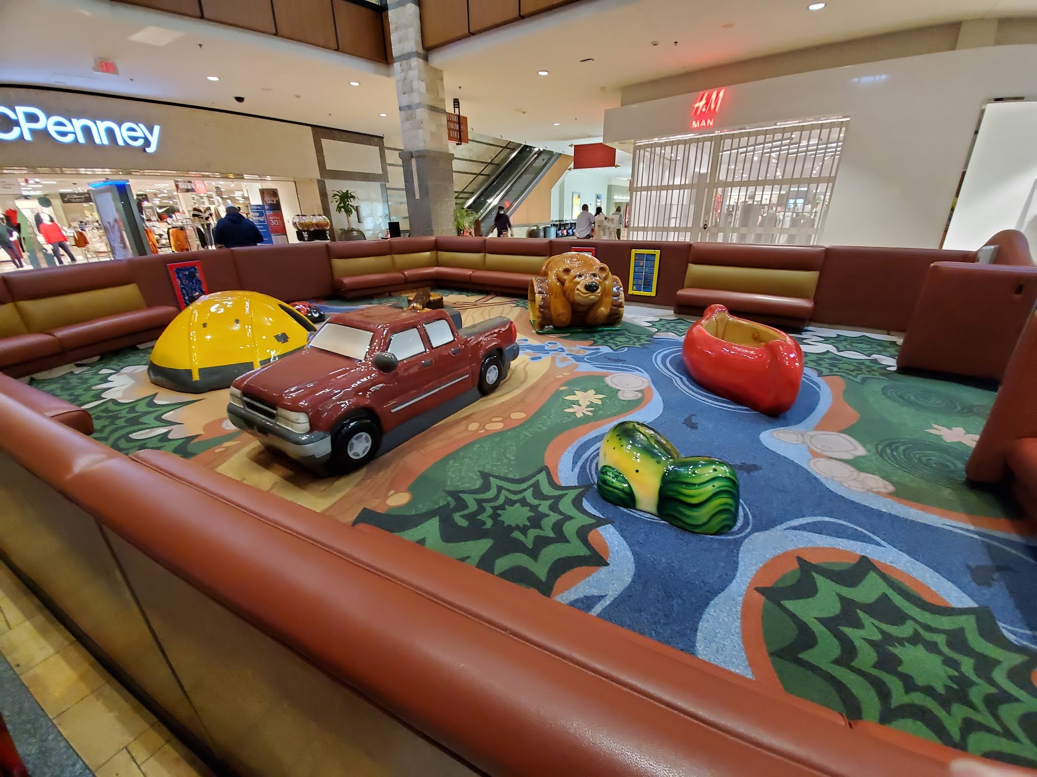 Play St. Louis West County Mall, Des Peres