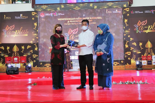 Rudi Menghadiri Kompetisi Pameran Fashion Batik Kepri Rudi Menghadiri Kompetisi Pameran Fashion Batik Kepri