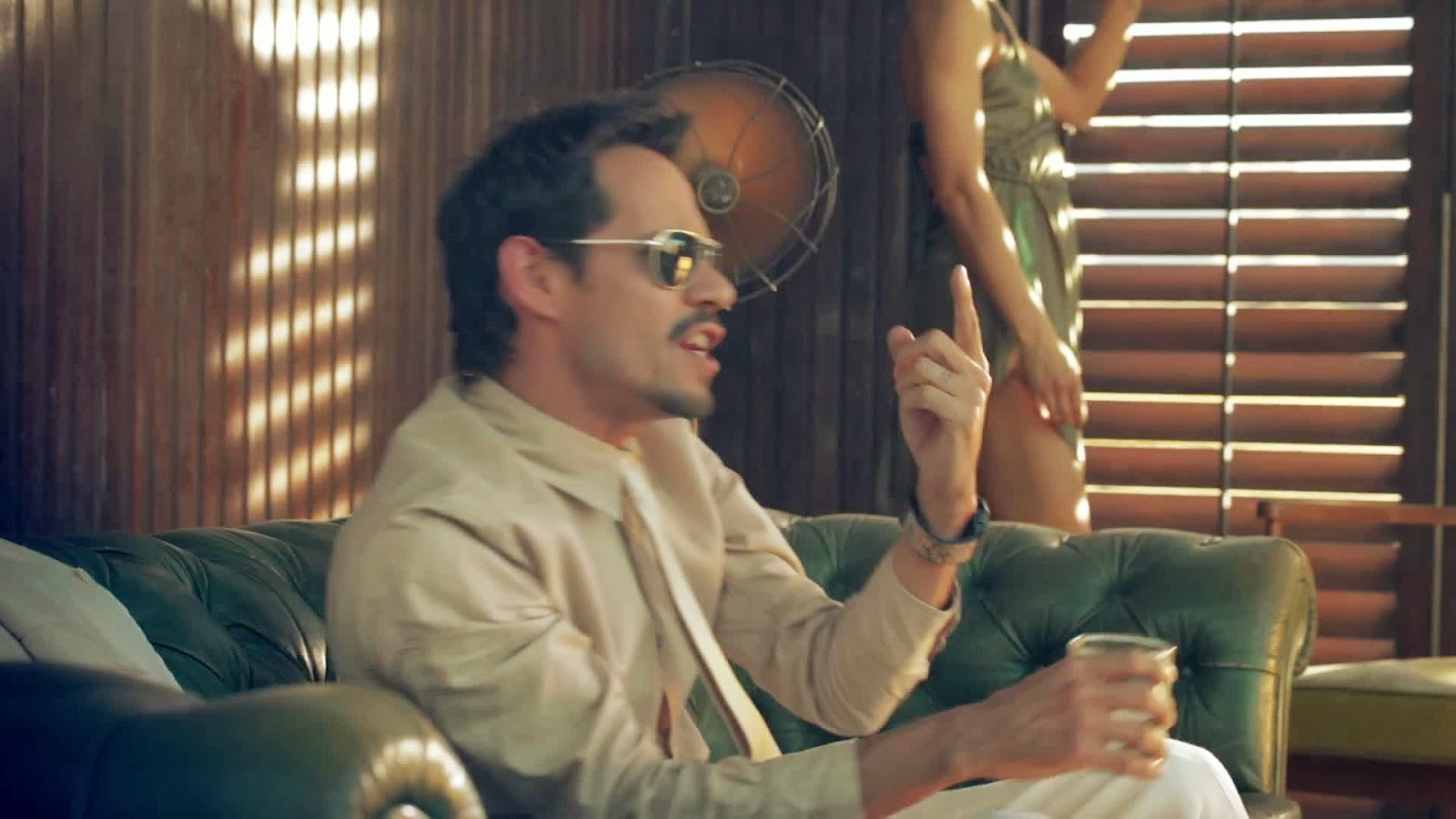 pitbull rain over me ft marc anthony