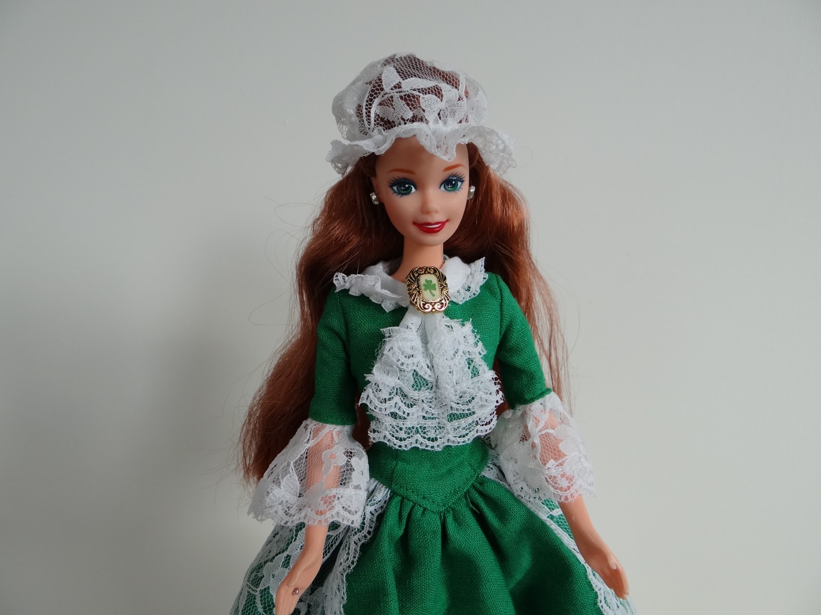 Coffee and Dolls PL: Dolls of the World Irish Barbie 1995 II