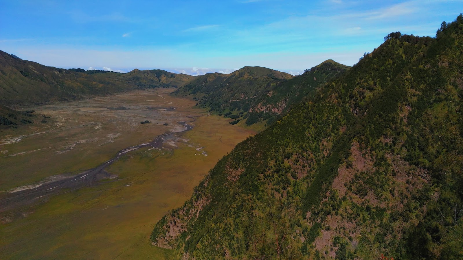 Cantiknya View Seruni Point - Penanjakan 2 Bromo 15 Cantiknya View Seruni Point - Penanjakan 2 Bromo 14