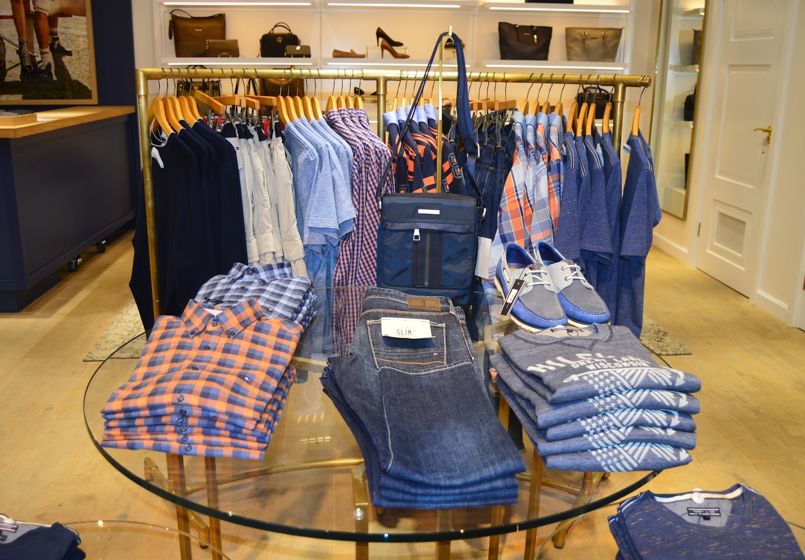 til bundet bestille Minefelt Swag Craze: Tommy Hilfiger Opens a Standalone Store in Eastgate Mall
