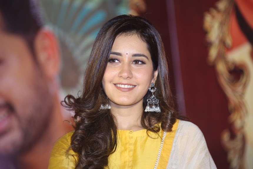 Raashi Khanna at Srinivasa Kalyanam Press Meet