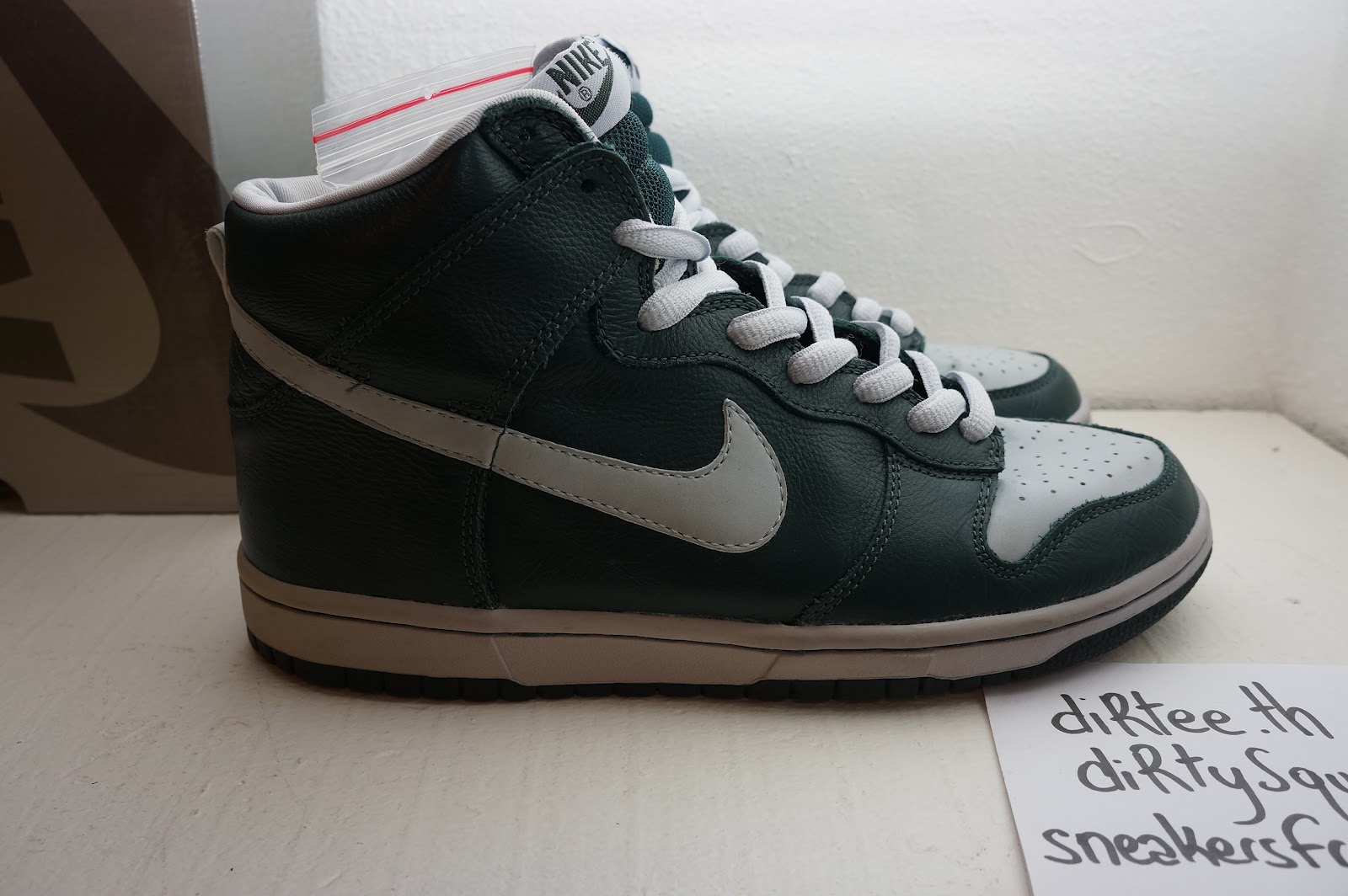 sneakers from Paris: NIKE SB - Dunk High Pro SB - Ghost Olive
