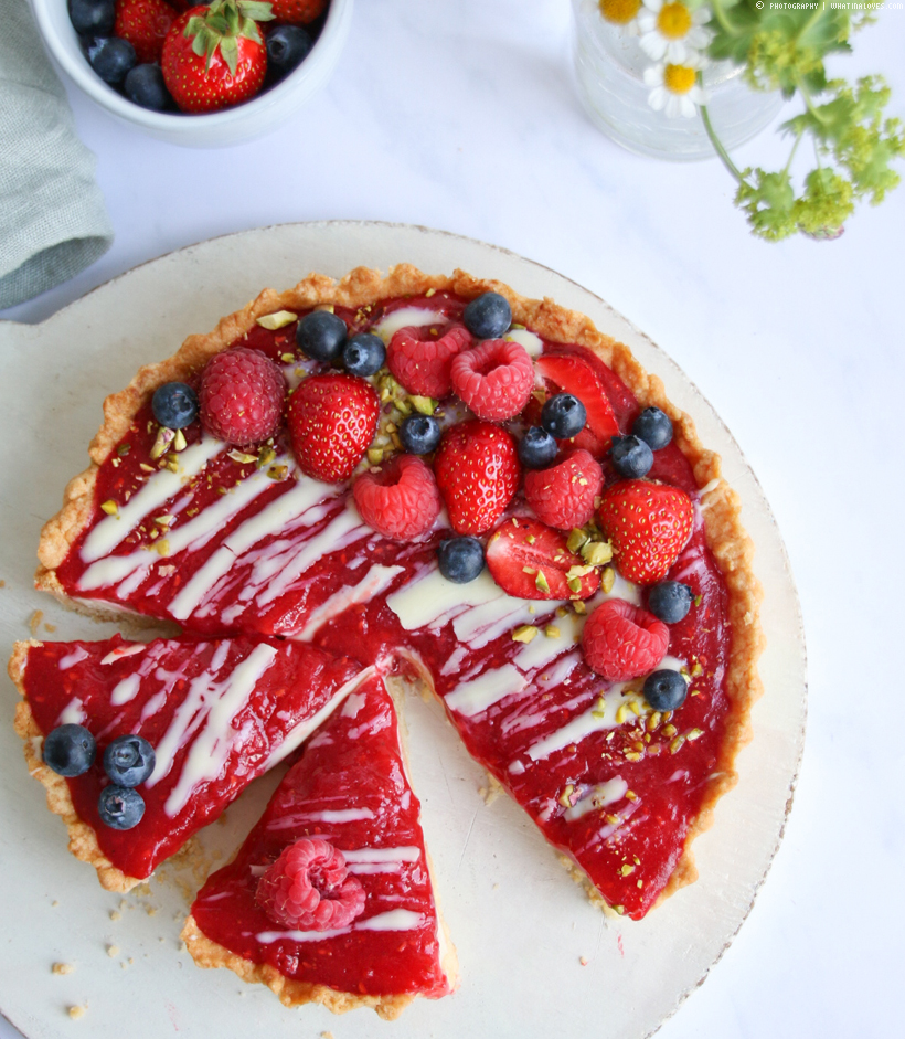 Berry - White Chocolate Tarte