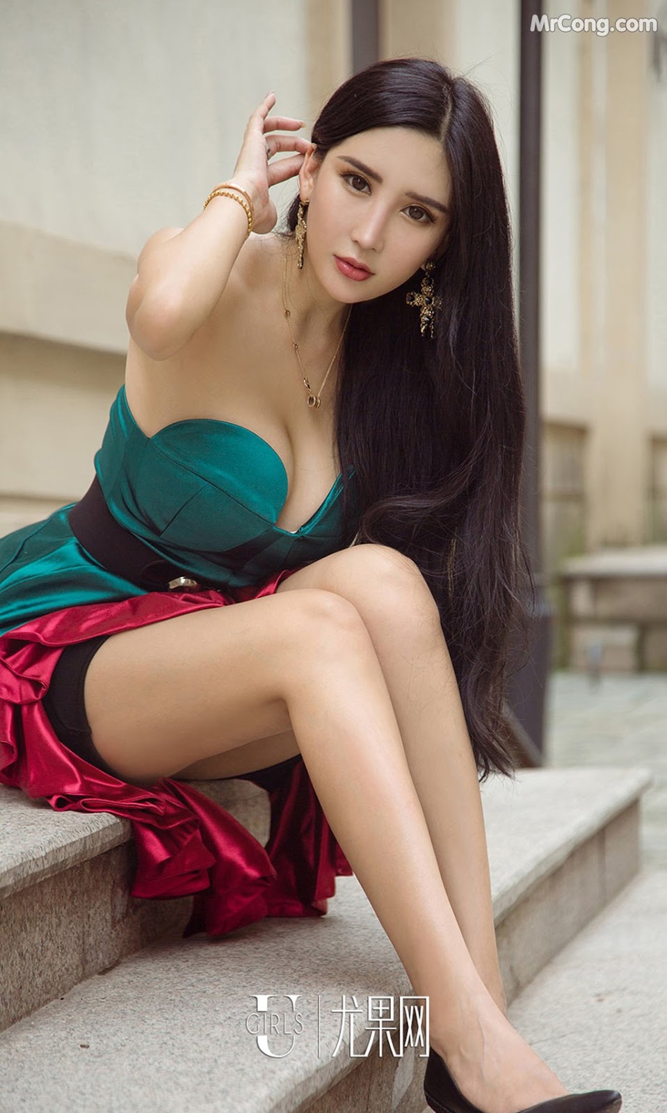 UGIRLS - Ai You Wu App No.1208: Ai Ni Sha Model (艾 霓 莎) (35 photos)