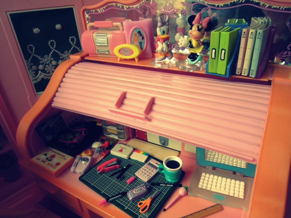 Just for fun ) ♛MATTEL 1988 Barbie Roll Top Desk & Barbie 芭比書桌及野餐芭比