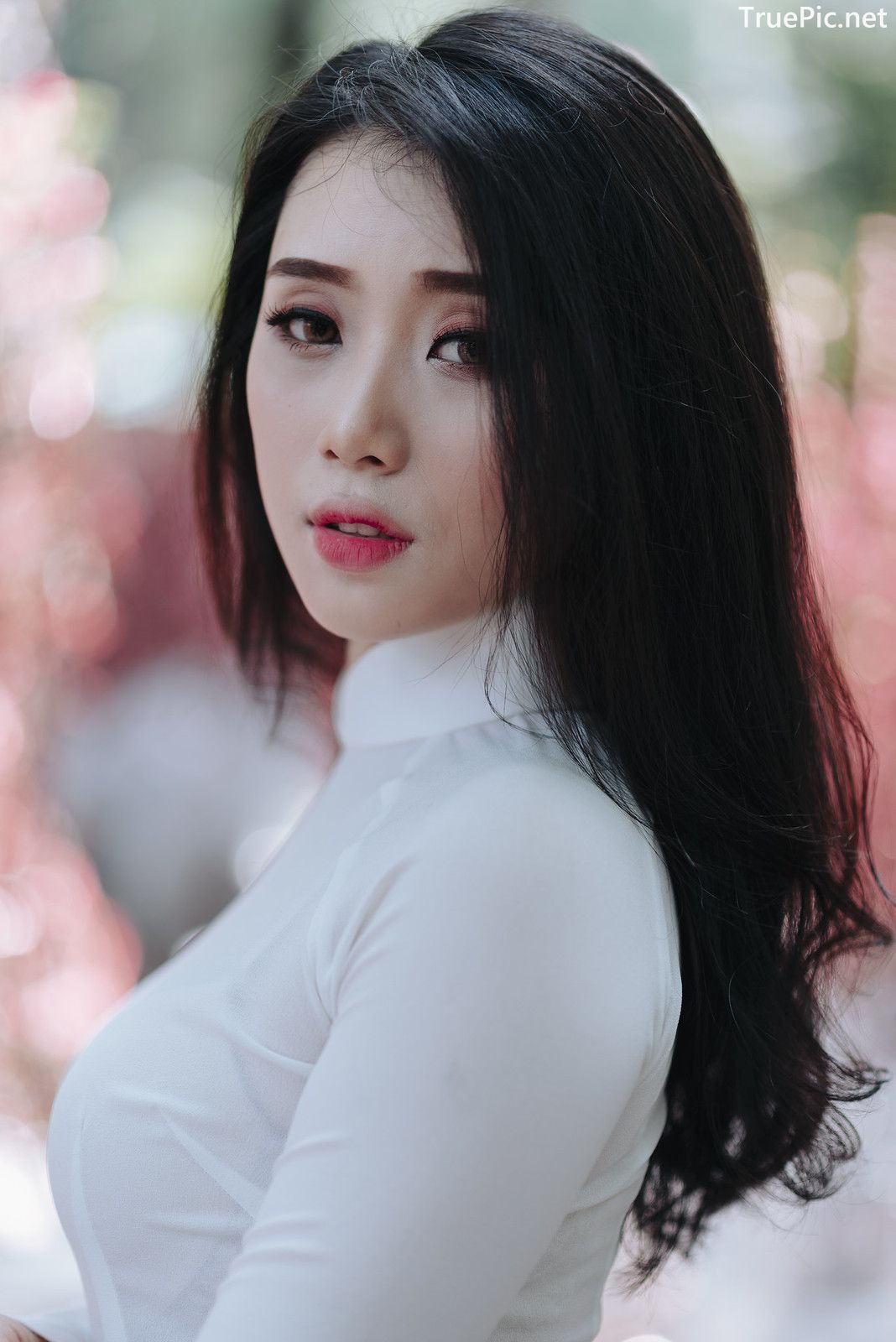 Vietnamese Beautiful Girl - Ao Dai Vietnam Traditional Dress by VIN ...