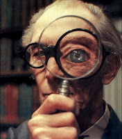 Peter Cushing en la escena de la librería de Top Secret Peter Cushing en la escena de la librería de Top Secret