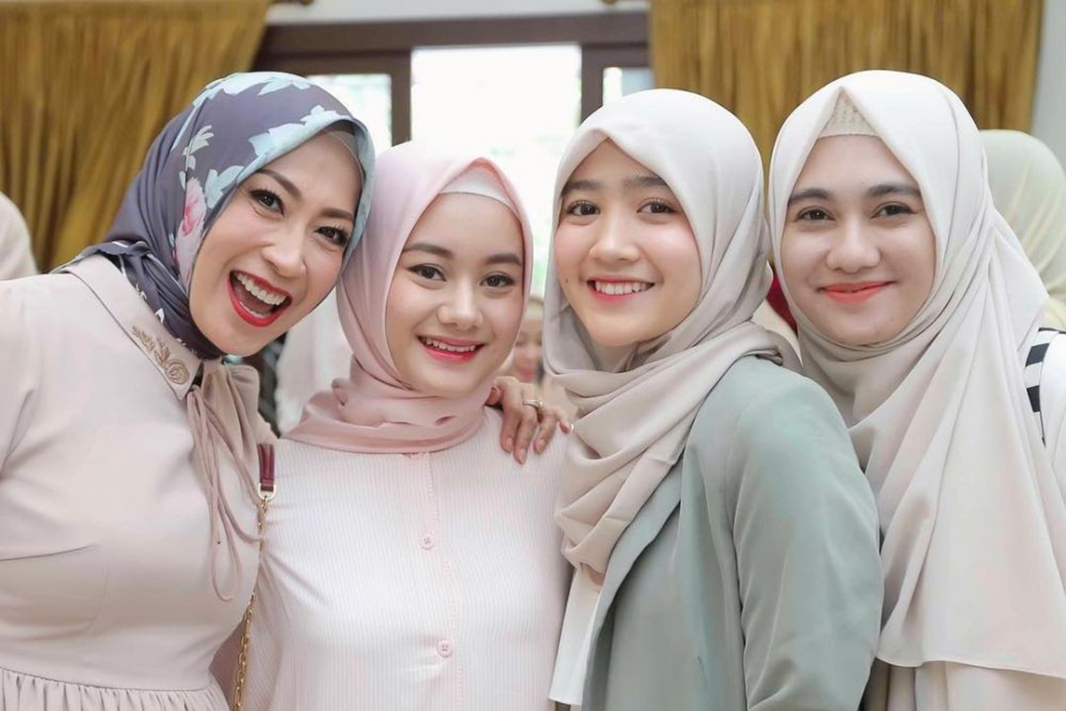 5 Artis Cantik Indonesia yang Memutuskan Berhijab di Tahun 2019, Begini Kisahnya!