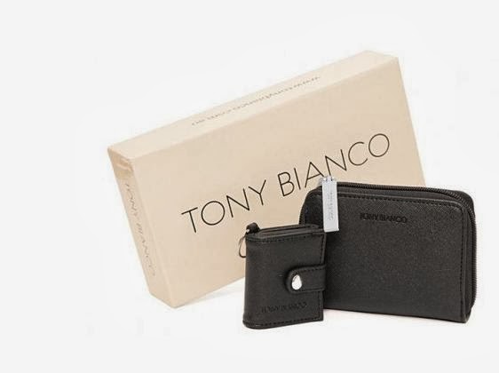 Shopping Products & Services: Buy Handbags Online and Get Maximum Benefits