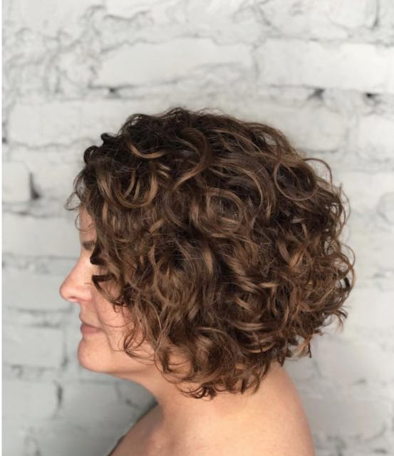 2022 Curly Bob Hairstyles for Women - LatestHairstylePedia.com