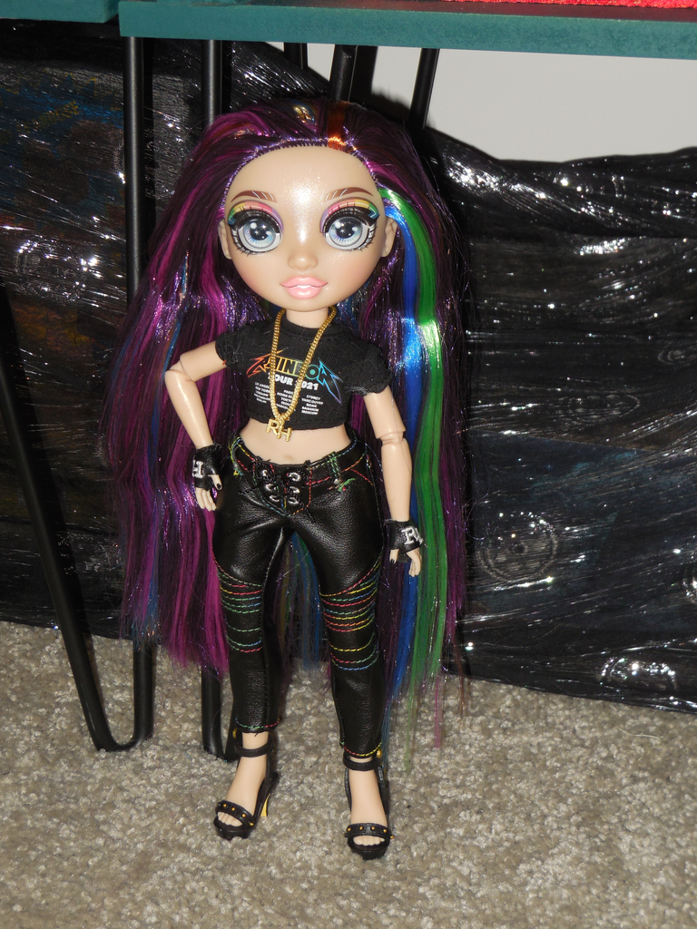 Veni Vidi Dolli REVIEW Rainbow High Rockstars Lyric Lucas