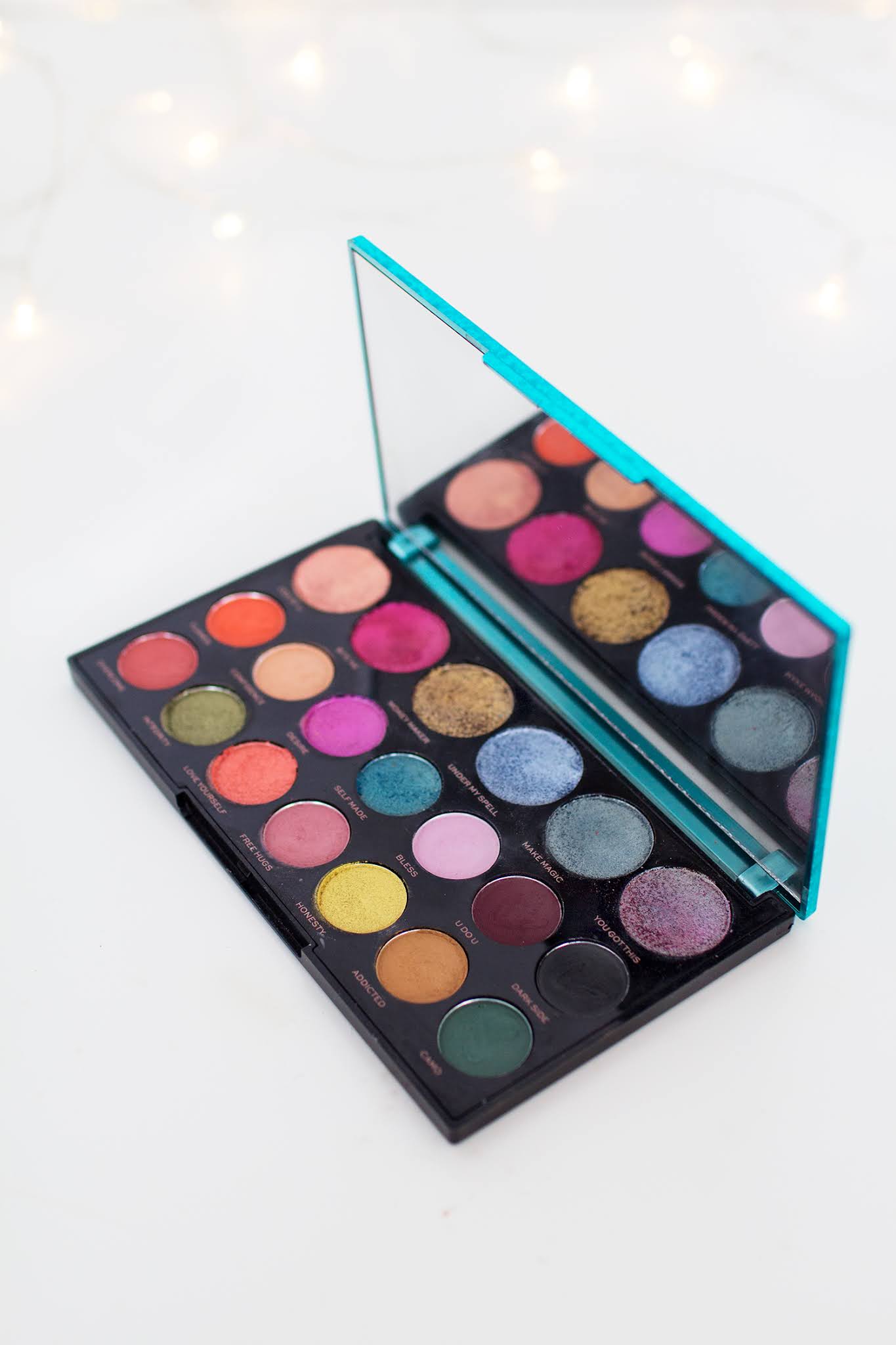 Make revolution палетки. Make revolution палетки. Makeup revolution forever flawless palette. палетка make up revolution. Makeup revolution палетка теней forever flawless ice 6156127.