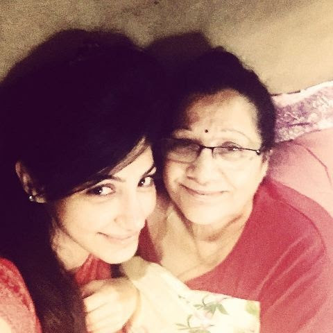Reyhna Malhotra bersama ibunya