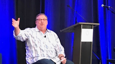 Rick Warren: "Para Umat Kristen Perlu Mencintai Gereja"