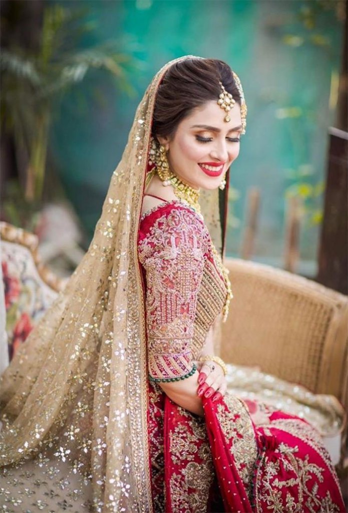 Ayeza Khan Giving Stunning Bridal Goals in her Latest Photoshoot Ayeza Khan Giving Stunning Bridal Goals in her Latest Photoshoot