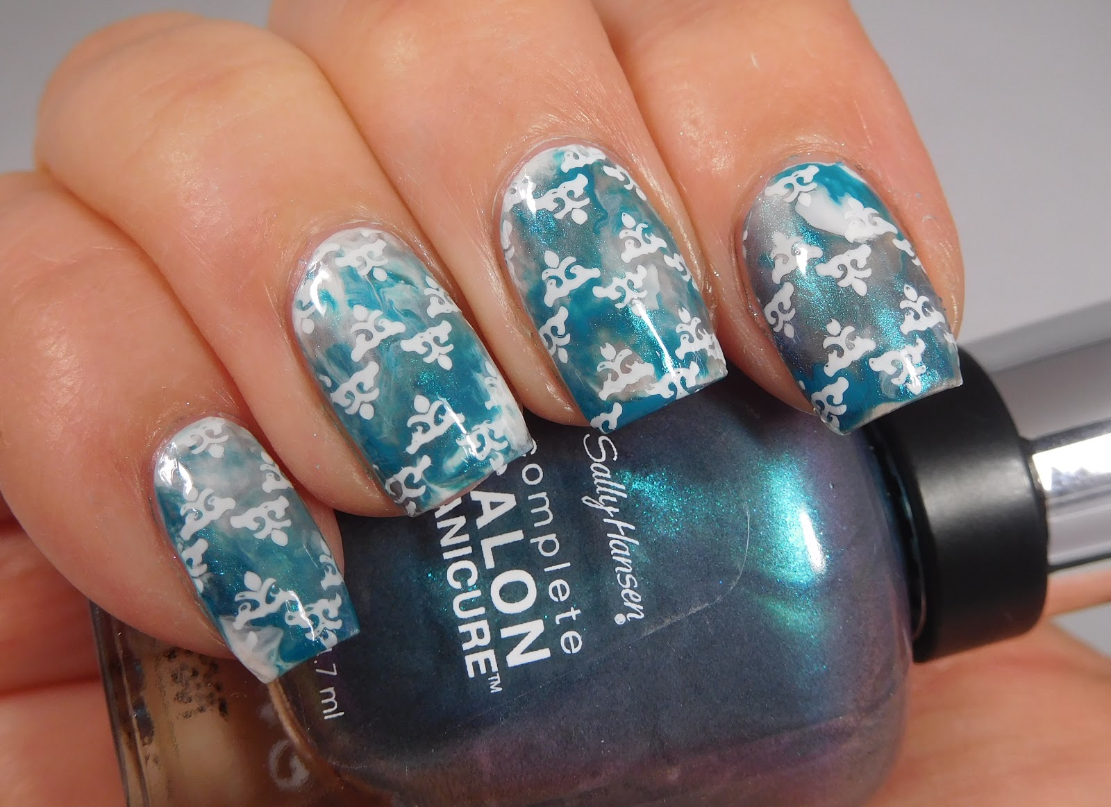 Lacquer or Leave Her!: Sally Hansen Color of the Moment: Teal Good ...