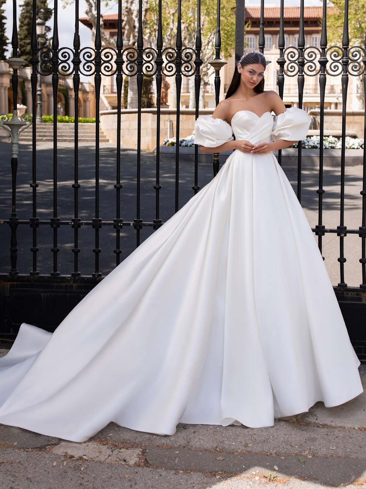 White Intage Wedding Dress V-Neck Sleeveless Satin Fabric Long Fringe  Traditional Dresses For Bride – Dbrbridal