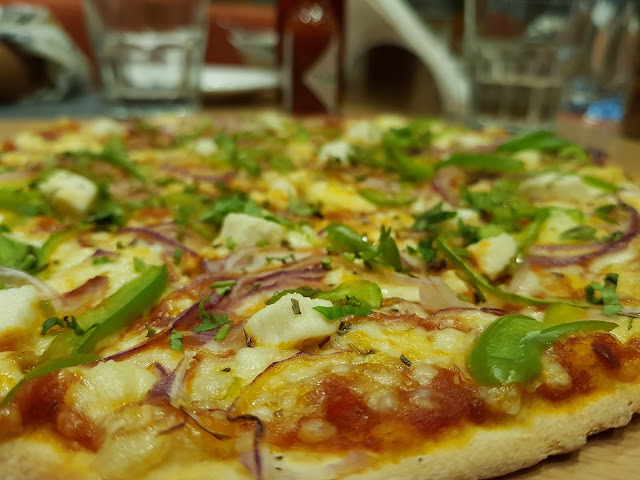 food blogger dubai vegetarian italian mexican pizza