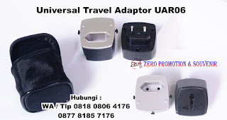Travel Adapter 4 Port USB atau disebt juga Travel Adapter Universe USB, Souvenir cinderamata universal travel adapter, Souvenir Promosi Tour and Travel, Power Converter Adaptor, steker listrik souvenir UAR06