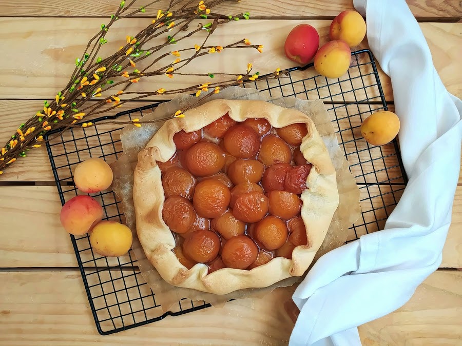 Galette de albaricoques. Postre de temporada, fruta, rápido fácil, rico sencillo Horno Canela, avena Cuca