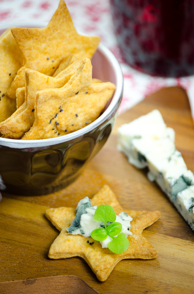 Carga a 300 (chili paprika crackers) Excuse me... I can't stand up!