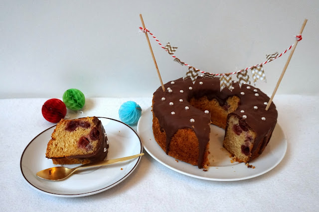 Amaretto - Kirsch Kuchen mit Schokoladenguss | Victoria&amp;#39;s Little Secrets