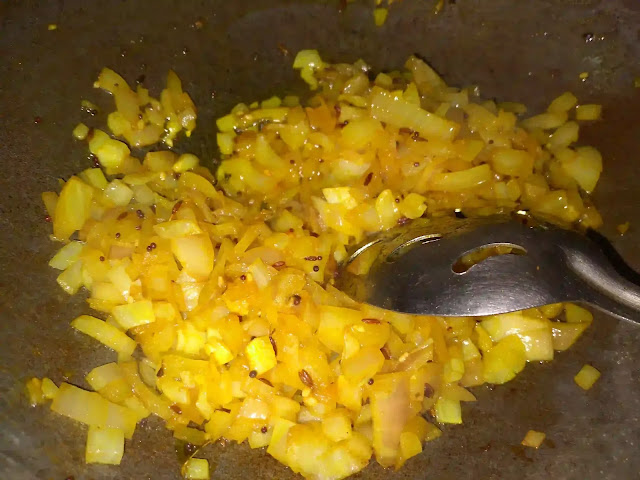 Sauteing-onions Sauteing-onions