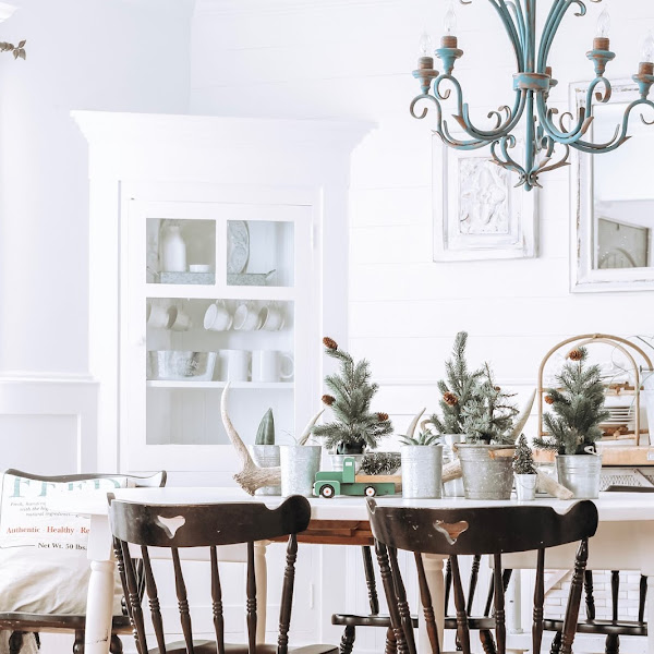 Christmas Dining Room & A Mini Tree Table Centerpiece
