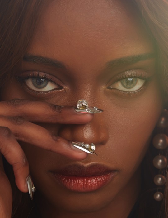 K-Pop's first Black girl group member, Black Swan's Fatou - KpopHit