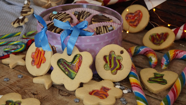 GALLETAS DE MANTEQUILLA DECORADAS CON CARAMELOS NAVIDEÑOS ESPECIAL NAVID...