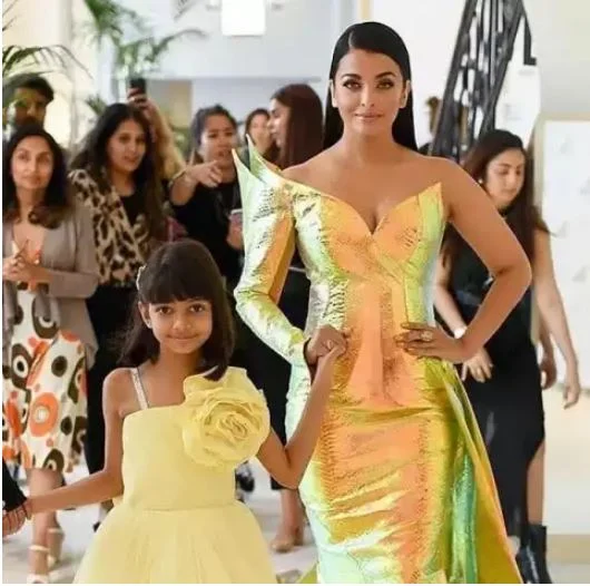 aishwarya-rai-aradhya-rai-in-cannes-2019