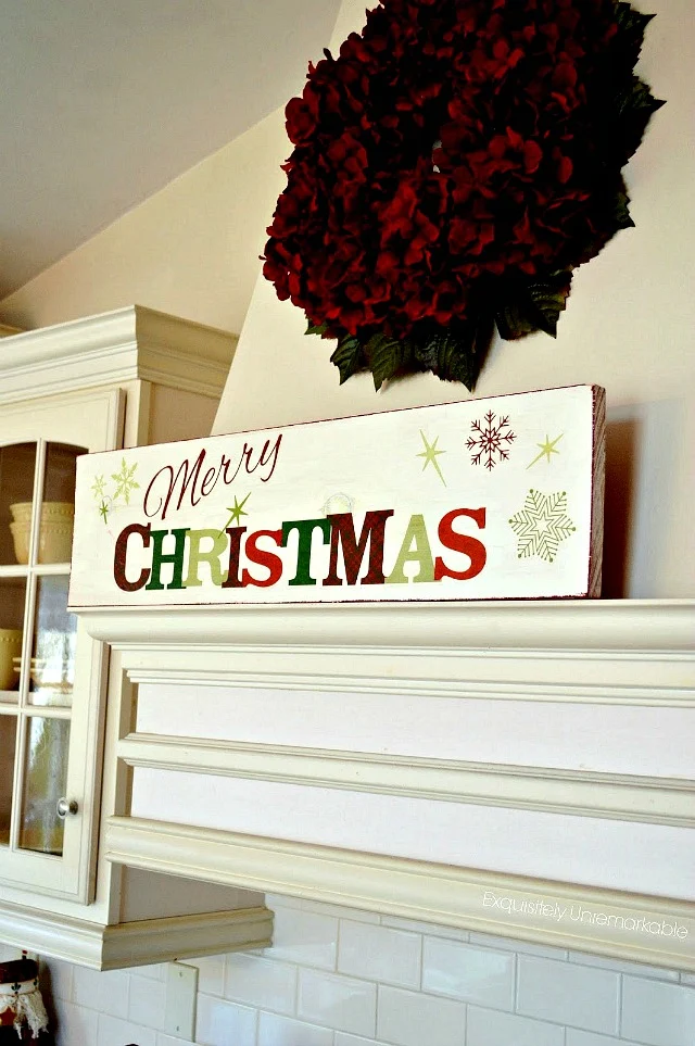 Make An Easy Merry Christmas Wooden Sign