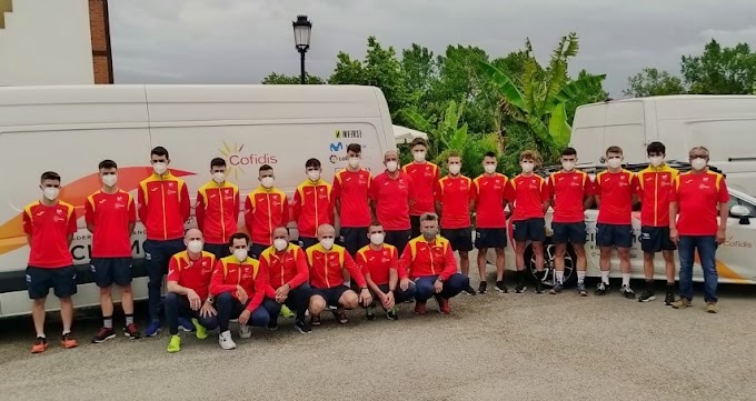 La Selección Española junior masculina de carretera hace una concentración en Torrelavega