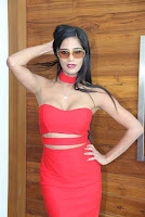 poonam pandey hot red dress photos%2B%2B%2B%25286%2529