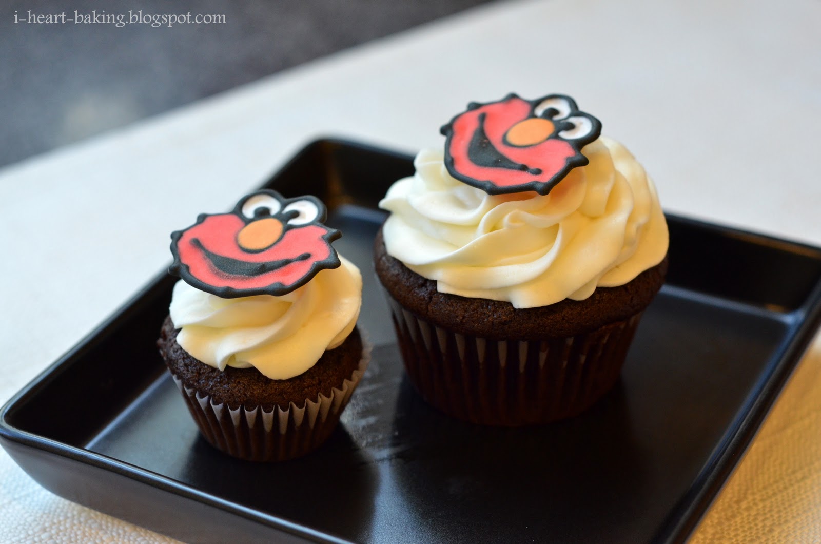 i heart baking!: elmo cupcakes - chocolate cupcakes with cream cheese ...