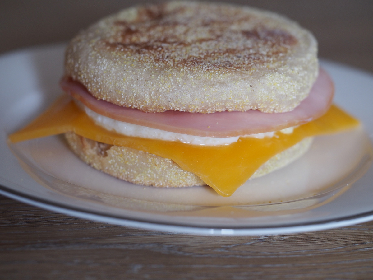 Käse-Ei-Schinken Sandwich (1 Portion)
