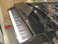 Suzuki DG10 micro grand digital piano