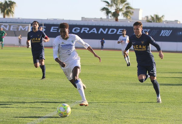 El Marbella se coloca líder del grupo tras golear al UCAM Murcia (4-0)