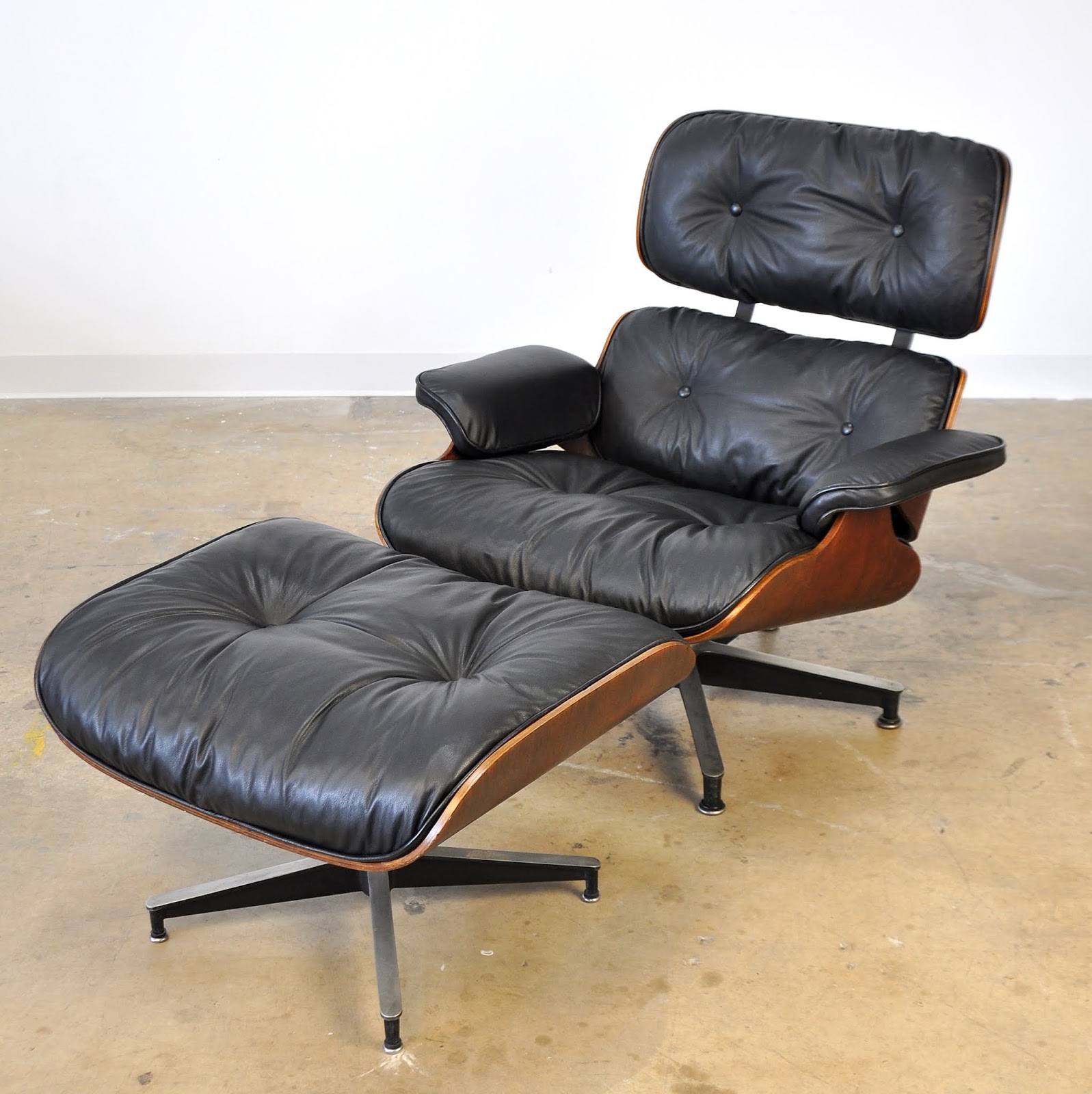 SELECT MODERN Eames Herman Miller First Generation Rosewood and Black