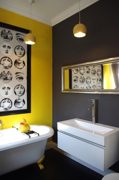 banheiro amarelo