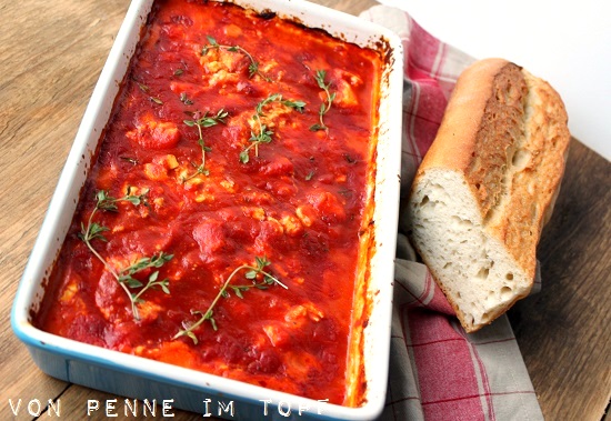 Penne im Topf: Gebackener Ofen-Feta in Tomatensauce