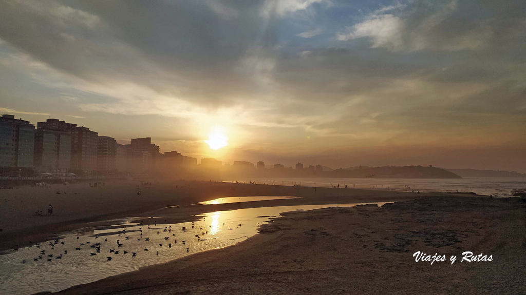 Desembocadura del río Piles en Gijón