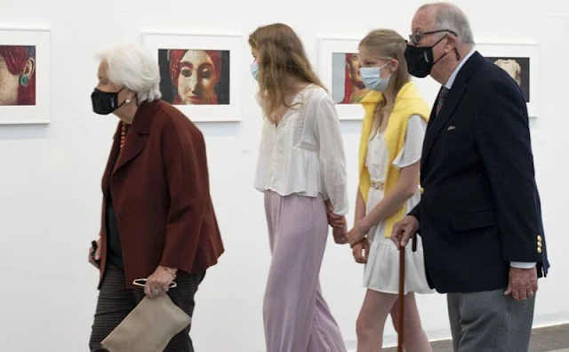 Queen Paola and Princess Eleonore visited the Museum of Contemporary Arts. Crown Princess Elisabeth wore new wide-leg trousers by Zara