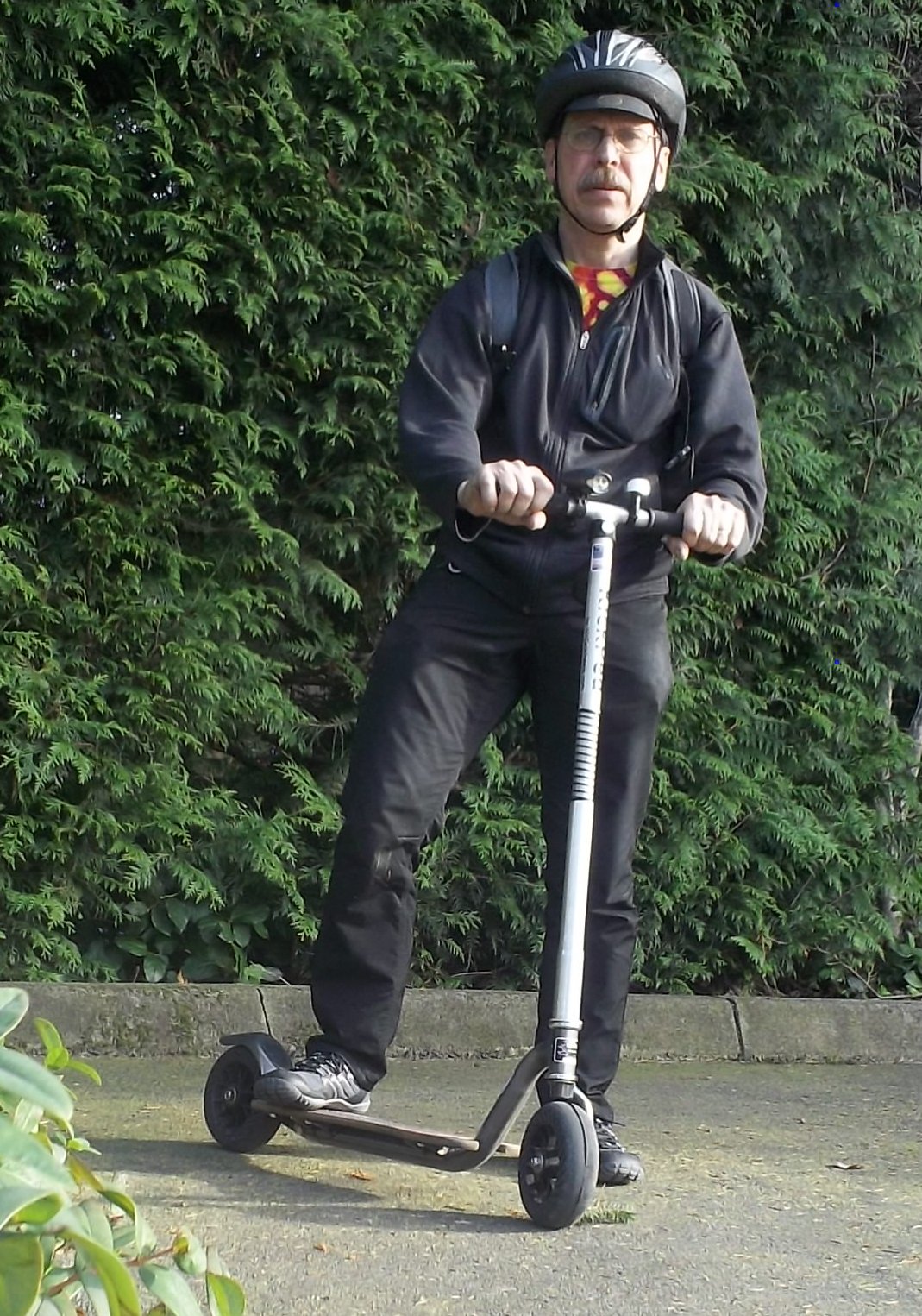 Kent's Bike Blog: The @NYCeWheels KickPed: Early Impressions