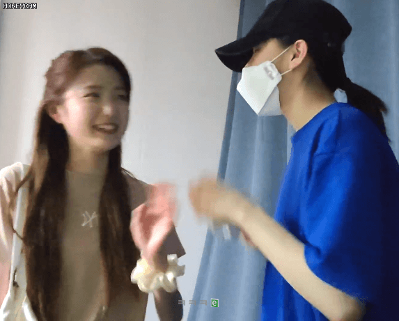 VLIVE.재잘재잘   채연 / 히토미